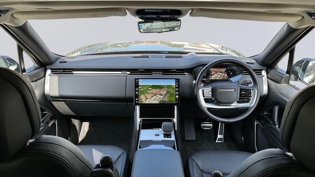 
								2023 Land Rover Range Rover MHEV HSE full									