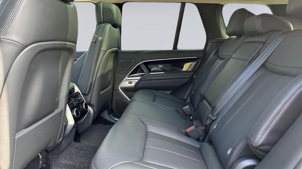 
								2023 Land Rover Range Rover MHEV HSE full									