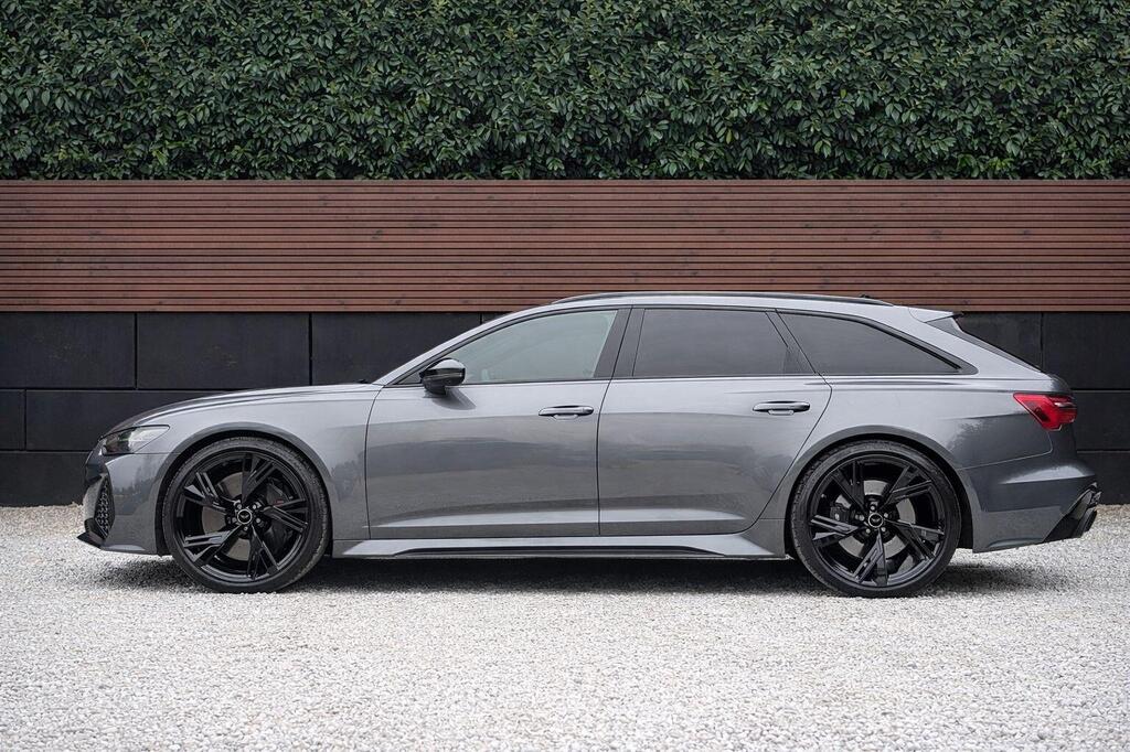 
								2021 Audi RS6 Avant Carbon Black Edition full									