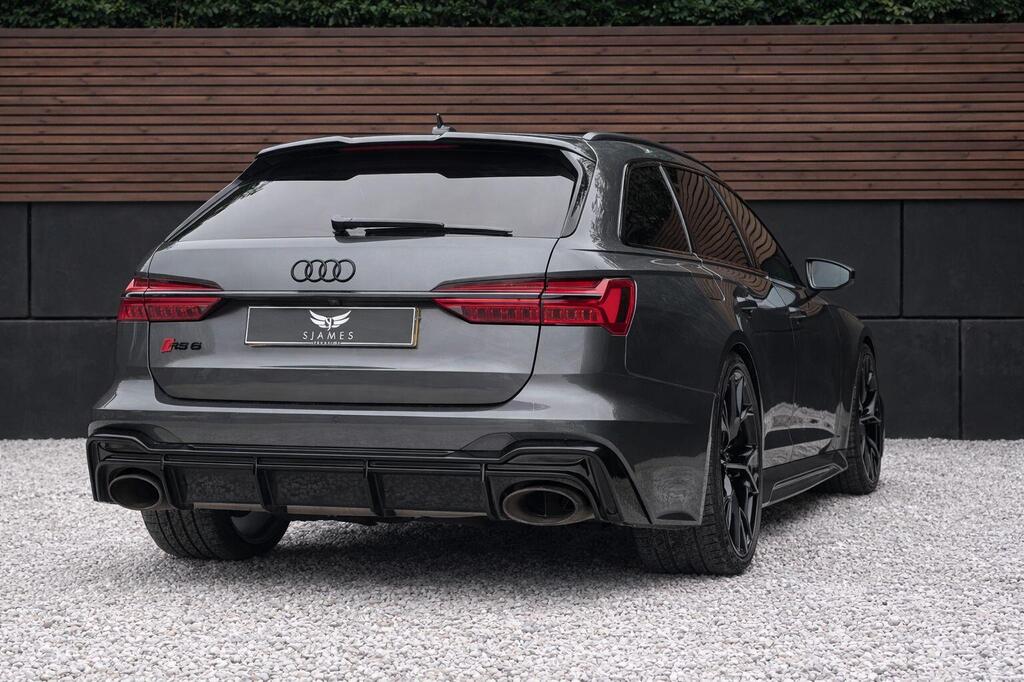 
								2021 Audi RS6 Avant Carbon Black Edition full									